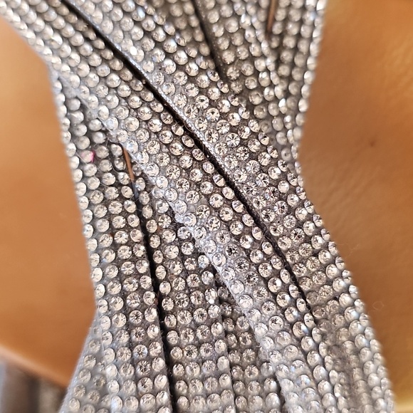 Steve Madden Tan and Silver Flat Women's Sandals. Size 9 - Picture 2 of 9